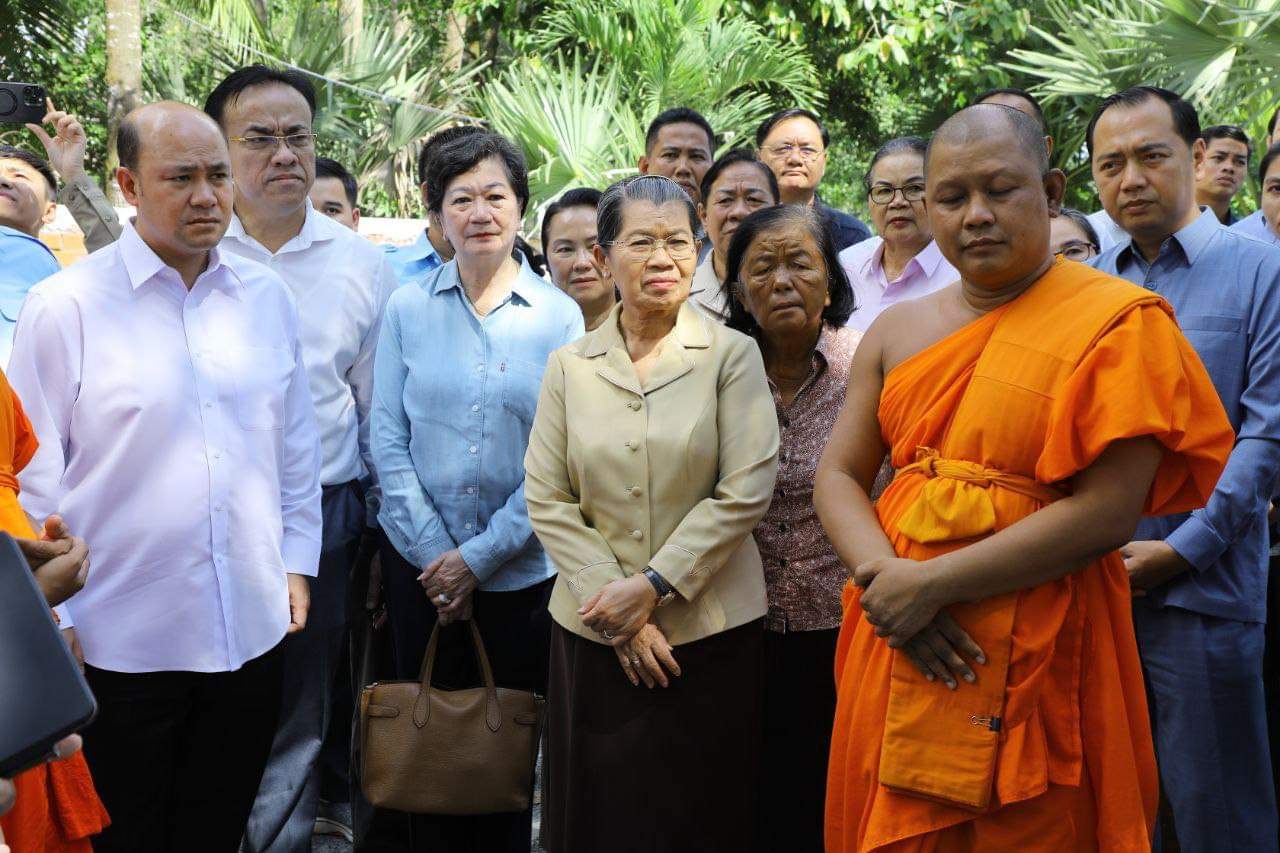   សម្ដេចកិត្តិសង្គហបណ្ឌិត ម៉ែន សំអន អញ្ជើញ​ពិនិត្យទីតាំង​ វត្តស្វាយសៀមថ្មី ​(វត្តខ្មែរនៅកម្ពុជាក្រោម ) ដែលនឹងត្រូវដង្ហែអង្គកឋិន ទៅនាដើមខែវិច្ឆិកាខាងមុខនេះ